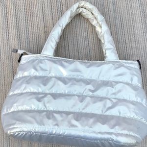Puffer purse pearlescent with shoulder strap
